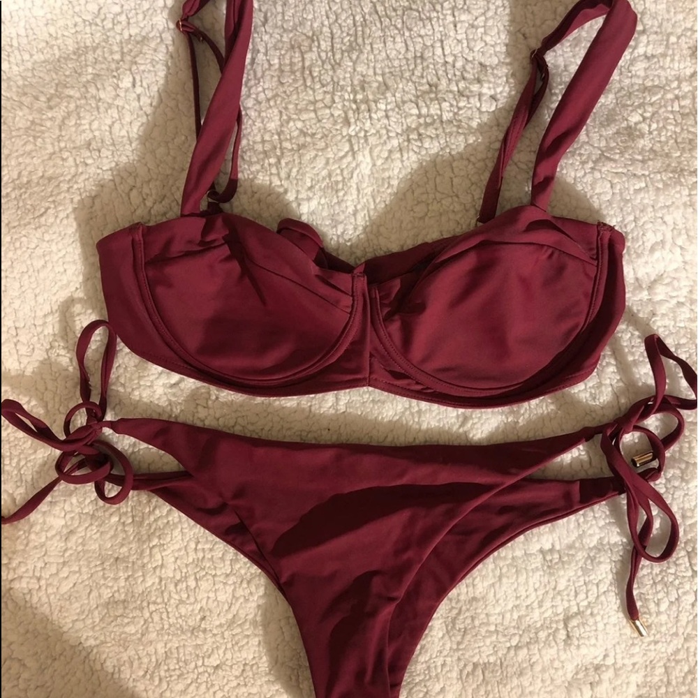 Monday swimwear size medium can fit a small